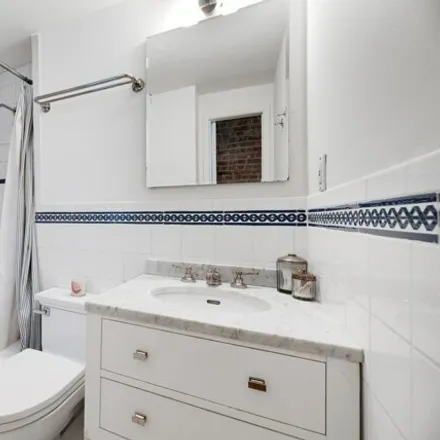 Image 7 - 53 West 11th Street, New York, NY 10011, USA - House for sale