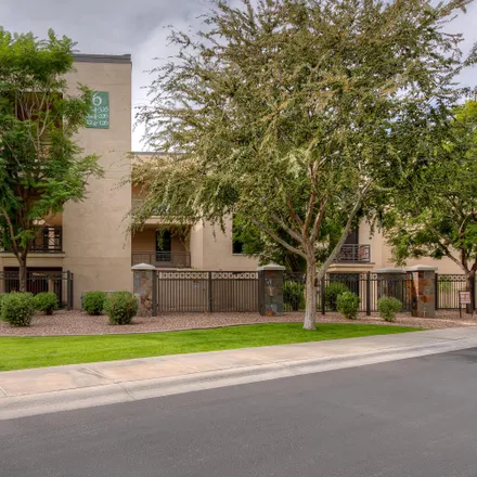 Image 1 - 87 Biltmore Estates Drive, Phoenix, AZ 85016, USA - Apartment for rent