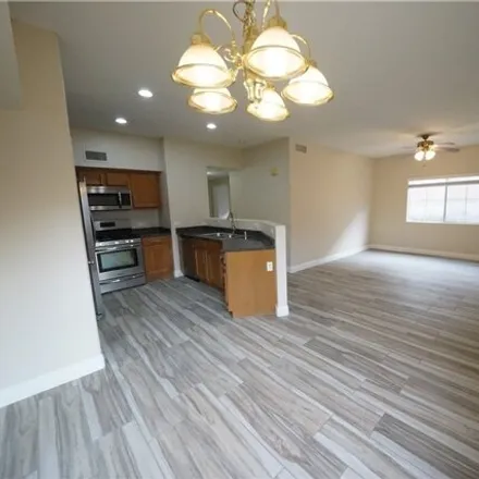 Image 7 - 10279 South Maryland Parkway, Paradise, NV 89183, USA - Condo for rent