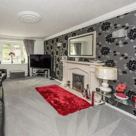 Image 3 - Brompton Lawns, Tettenhall Wood, WV6 8EH, United Kingdom - House for sale