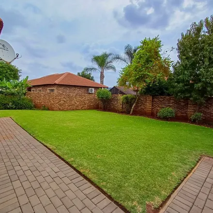 Image 8 - Alan Road, Eldoraigne, Centurion, 0014, South Africa - Townhouse for rent