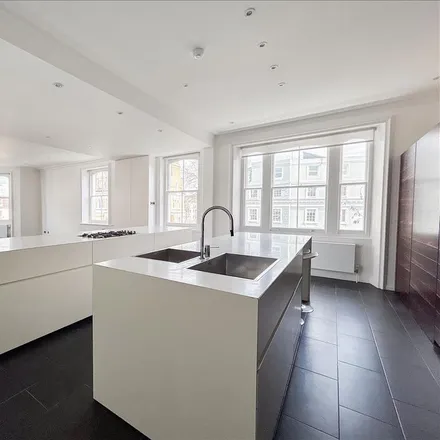 Rent this 4 bed apartment on 50g Cornwall Gardens in London, SW7 4BG