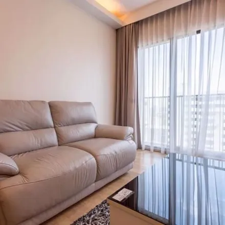 Rent this 1 bed apartment on 21/2 in Soi Sukhumvit 26, Khlong Toei District