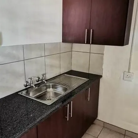 Image 4 - 107 Jorissen Street, Sunnyside, Pretoria, 0132, South Africa - Apartment for rent