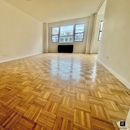 Rent this 2 bed house on 525 East 82nd Street in New York, NY 10028