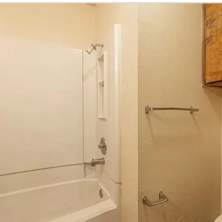 Image 4 - 604 Cross Timbers Drive, College Station, TX 77840, USA - Room for rent