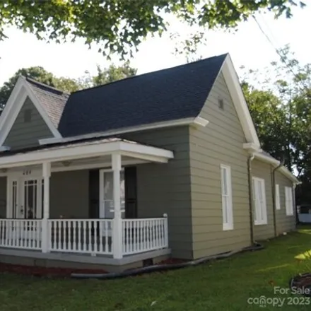 Buy this 3 bed house on 443 South Rowan Avenue in Spencer, Rowan County