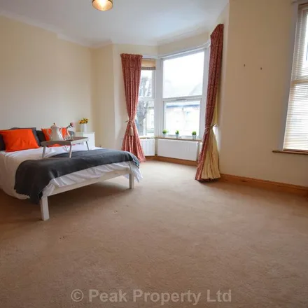 Rent this 1 bed room on Napier Avenue in Southend-on-Sea, SS1 1LZ