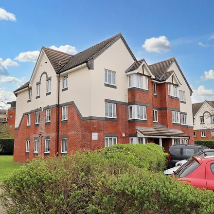 Rent this 1 bed apartment on Roydon Court in Elmbridge, KT12 5HZ