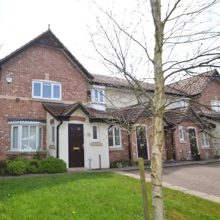 Rent this 3 bed house on 19 Lawnhurst Close in Cheadle Hulme, SK8 6RH