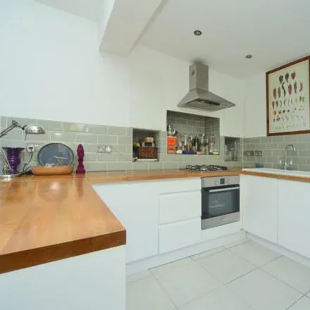 Image 4 - 69 Cheam Common Road, London, KT4 8RW, United Kingdom - House for sale