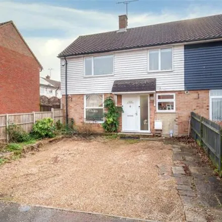 Buy this 3 bed house on Merryhill Road in Bracknell, RG42 2DP
