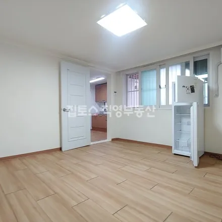 Rent this studio apartment on 서울특별시 관악구 봉천동 660-50