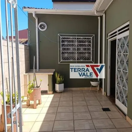 Buy this 4 bed house on Rua Nair Pereira Marton in Centro, Lorena - SP