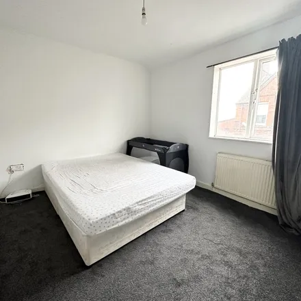 Image 3 - Hall Place, Leeds, LS9 8JB, United Kingdom - Duplex for rent