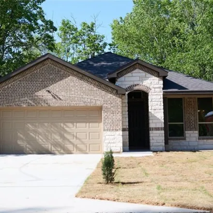 Buy this 4 bed house on 2580 West Houston Street in Paris, TX 75460