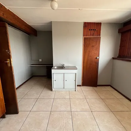 Image 2 - M Street, Makana Ward 10, Makhanda, 6139, South Africa - Apartment for rent