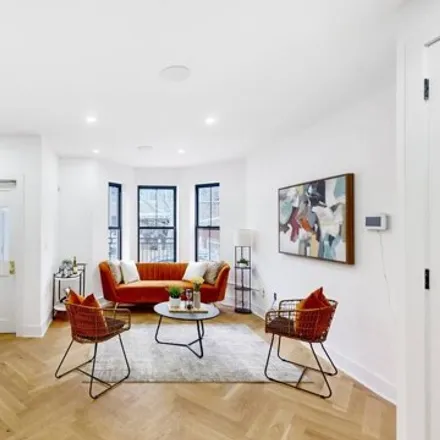 Image 3 - 40 Stephens Court, New York, NY 11226, USA - Townhouse for sale