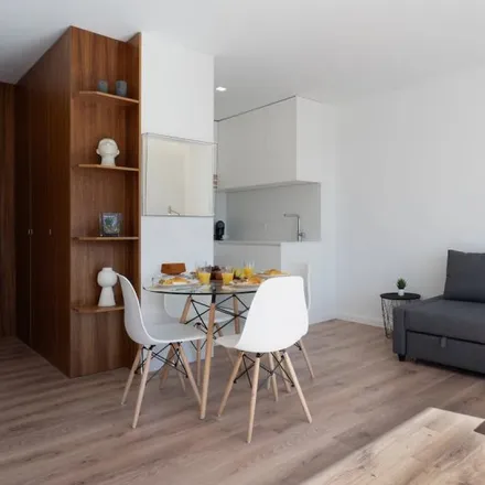 Image 5 - Rua de Faria Guimarães, 4000-206 Porto, Portugal - Apartment for rent