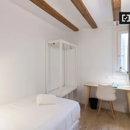 Rent this 5 bed room on Escola Drassanes in Carrer Nou de Sant Francesc, 11