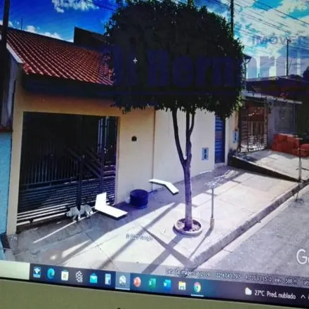 Buy this 3 bed house on Avenida Catarina Perozzo Vedovello in São Bento, Paulínia - SP