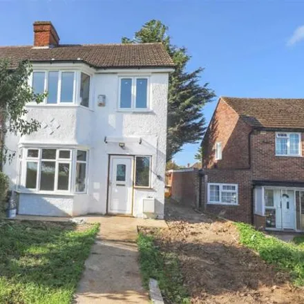 Buy this 3 bed duplex on Candover Close in Hatch Lane, London