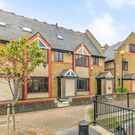 Buy this 3 bed house on 75 Discovery Walk in St. George in the East, London