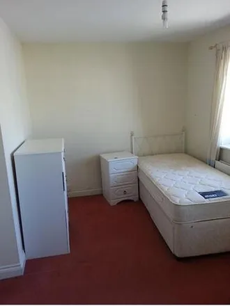 Image 2 - Heol Mynydd Bychan, Cardiff, CF14 4NL, United Kingdom - Townhouse for rent