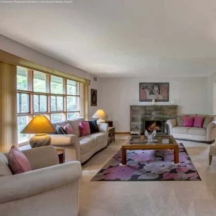 Image 7 - 76 Greentree Terrace, Tenafly, NJ 07670, USA - House for sale