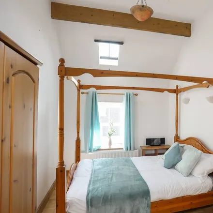 Rent this 3 bed house on Amlwch in LL68 9TN, United Kingdom
