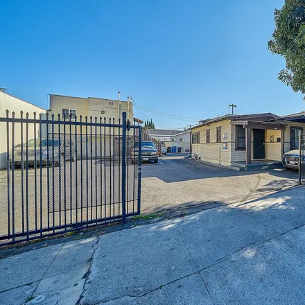 Image 3 - 735 West 52nd Place, Los Angeles, CA 90037, USA - Townhouse for sale