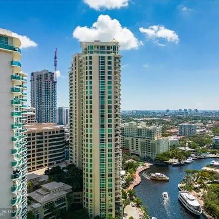 Buy this 3 bed condo on 376 Southeast 4th Street in Fort Lauderdale, FL 33301
