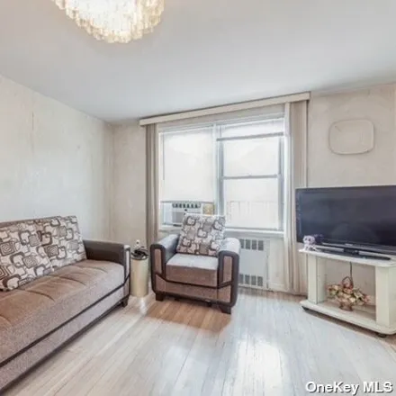 Image 6 - 102-36 64th Avenue, New York, NY 11375, USA - Apartment for sale