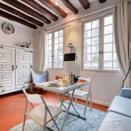 Image 2 - 1 Rue Cloche Perce, 75004 Paris, France - Apartment for rent