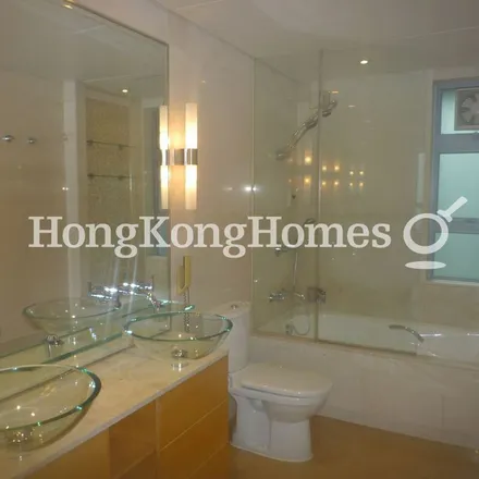 Image 1 - China, Hong Kong, Hong Kong Island, Southern District, Bel-air Avenue, Tower 3 - Apartment for rent