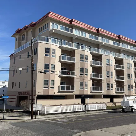 Buy this 5 bed condo on 7401 Ocean Avenue in Wildwood Gables, Cape May County