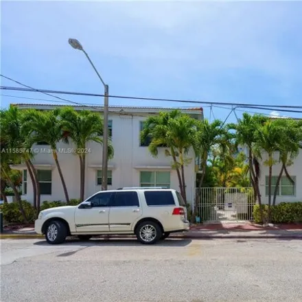 Image 2 - 7610 Byron Avenue, Atlantic Heights, Miami Beach, FL 33141, USA - Apartment for rent