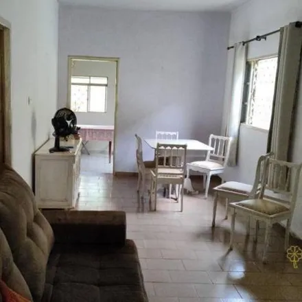 Buy this 3 bed house on Rua Vicente Licursi in Bairro Estados Unidos, Uberaba - MG