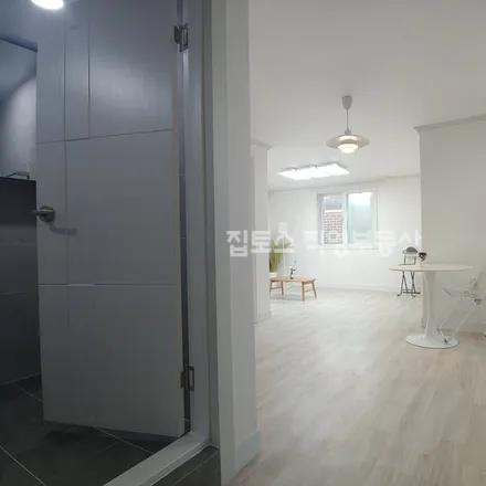 Rent this 2 bed apartment on 서울특별시 서초구 양재동 271-9
