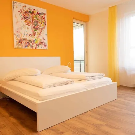 Rent this 3 bed apartment on Wohnmobilstellplatz Niestetal Sandershausen in Spiekershäuser Straße, 34266 Sandershausen