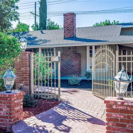 Image 2 - 5065 Geyser Avenue, Los Angeles, CA 91356, USA - House for sale