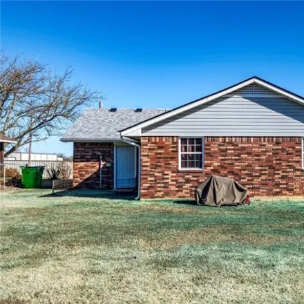 Image 3 - 2335 8th Street, Prague, Lincoln County, OK 74864, USA - House for sale