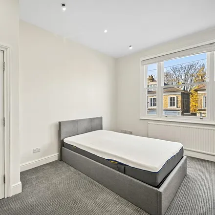 Image 4 - 99 Percy Road, London, W12 9QH, United Kingdom - Apartment for rent
