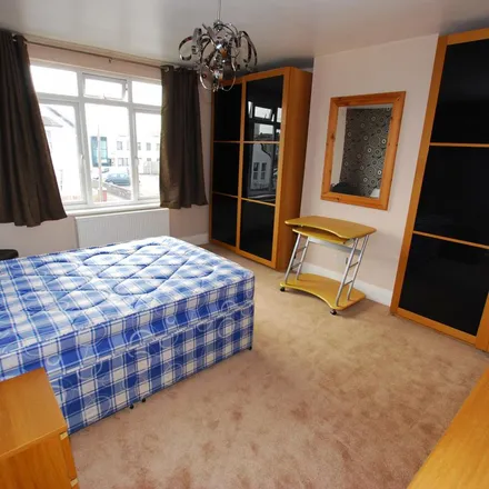 Rent this 3 bed apartment on Home Instead Senior Care in 33;35 Southmead Road, Bristol