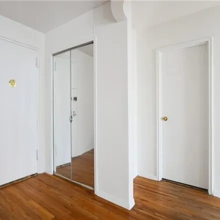 Image 5 - 495 East 7th Street, New York, NY 11218, USA - Apartment for sale