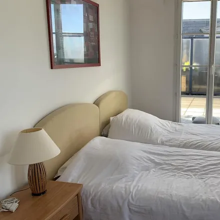 Rent this 1 bed apartment on 78210 Saint-Cyr-l'École
