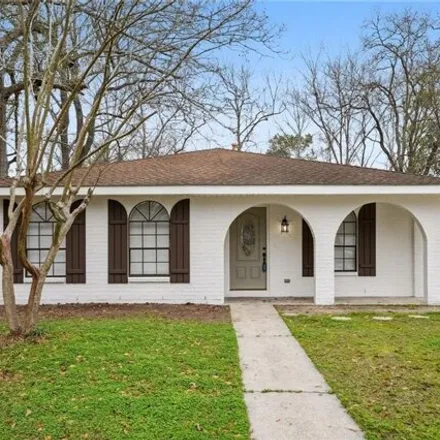 Rent this 3 bed house on 248 West Hickory Street in Mandeville, LA 70471