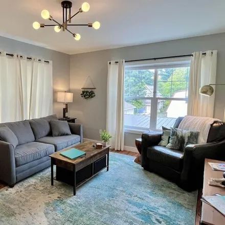 Image 4 - 964 Seventh Street, Traverse City, MI 49684, USA - Condo for sale