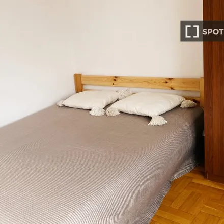 Rent this 3 bed room on Osowska 68 in 04-332 Warsaw, Poland