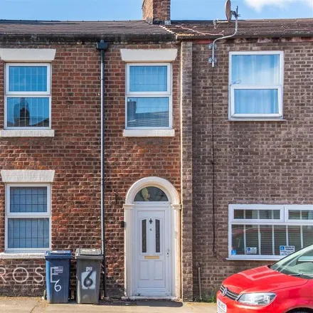 Rent this 3 bed townhouse on 20 East Street in Leyland, PR25 4QD